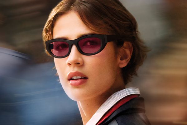 Woman wearing Transitions GenS lenses